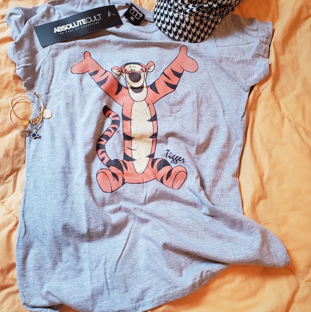 NWT Gray Tigger T-shirt